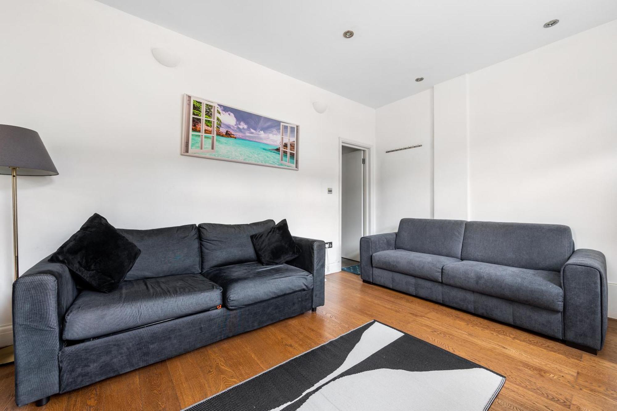 Spacious 2 Bed Apartment With Free Parking For 2 Cars And Underground Station Zone 2 For Quick Access To Central London Up To 8 Guests Eksteriør billede