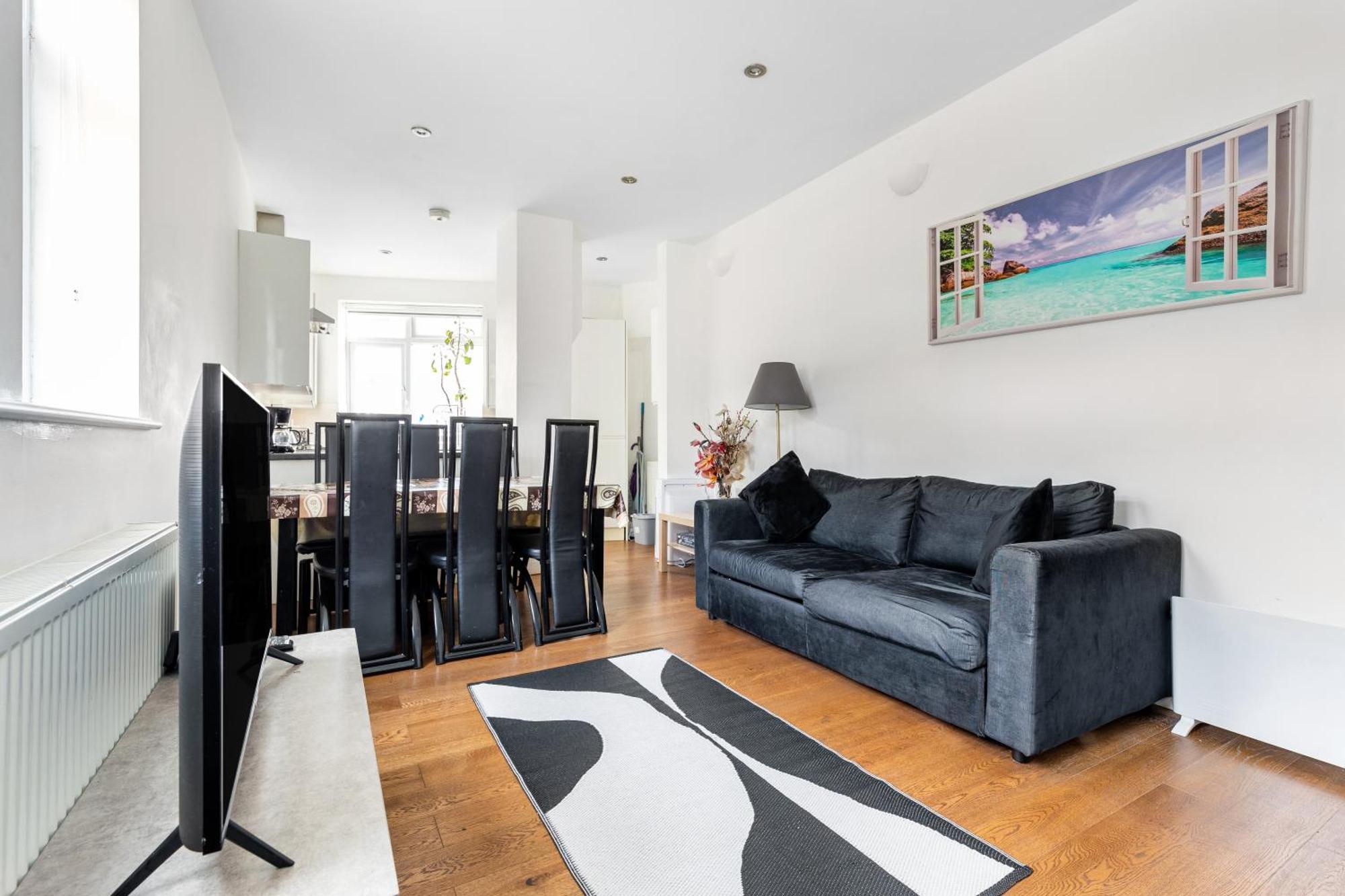 Spacious 2 Bed Apartment With Free Parking For 2 Cars And Underground Station Zone 2 For Quick Access To Central London Up To 8 Guests Eksteriør billede