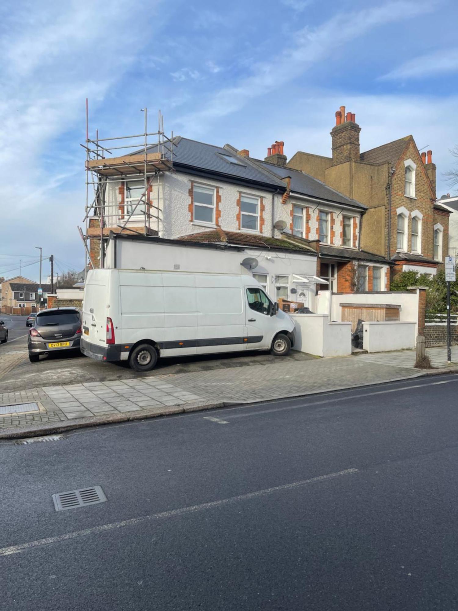 Spacious 2 Bed 2 Bath Apartment With Free Parking For 2 Cars And Underground Station Zone 2 For Quick Access To Central London Up To 10 Guests Eksteriør billede